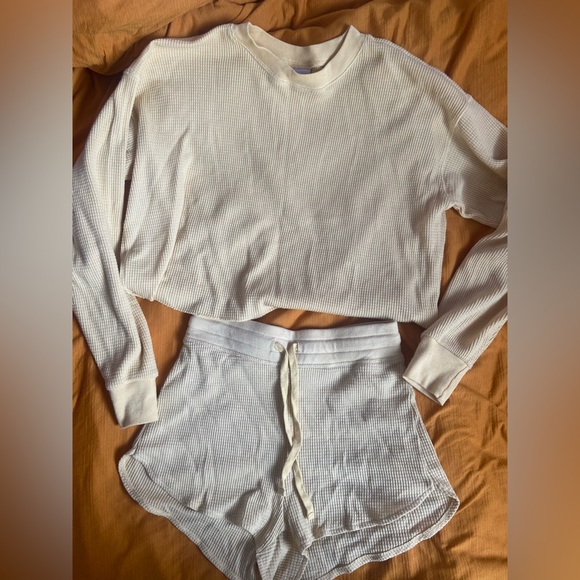 TNA Yellow Set - Picture 1 of 5